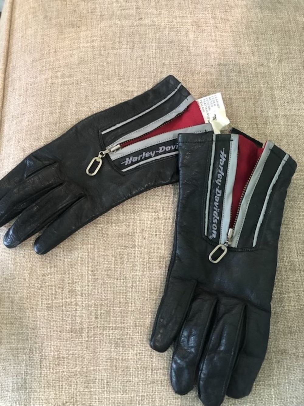 Harley-Davidson Black Leather Men's Riding Gloves with Red Accent